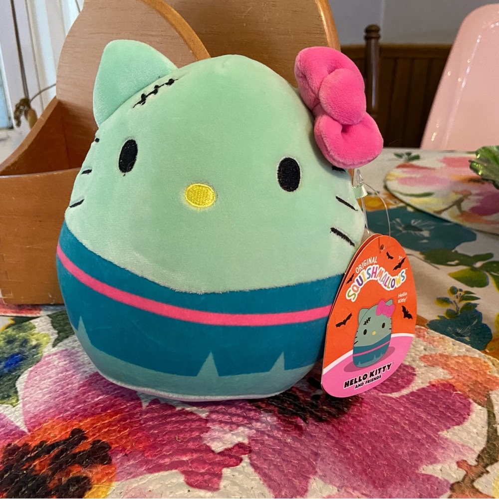 ‼️FINAL PRICE‼️Hello kitty zombie squishmallow 6.5”